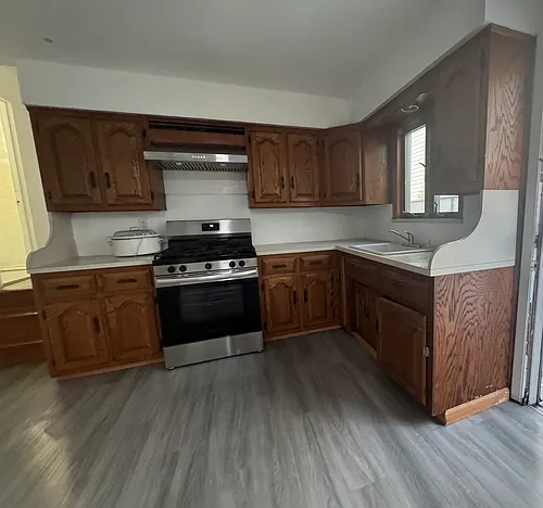 27 Laredo Ave #1F Photo 1