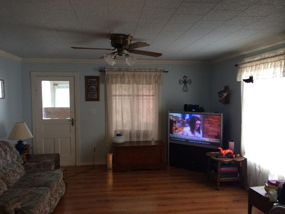2nd image of 508E E Coffren St