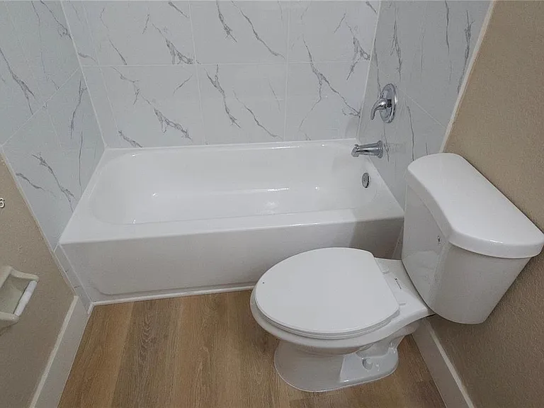 1662 SE 27th Dr #208 — Photo 10