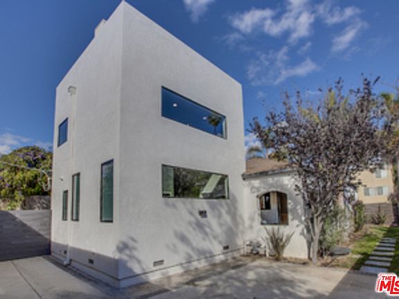4th image of 563 Vernon Ave