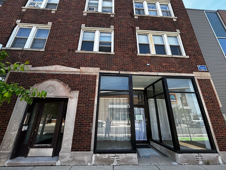 1st image of 3924 N Milwaukee Ave #2