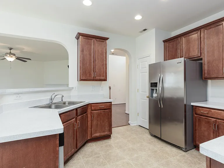 504 Queensbury Ln — Photo 13