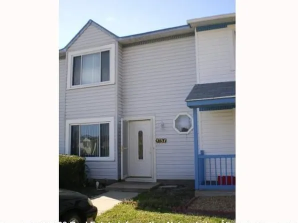3251 Creekside Dr, Virginia Beach, VA 23453