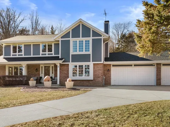 N6119 Willow Cir, Sullivan, WI 53178