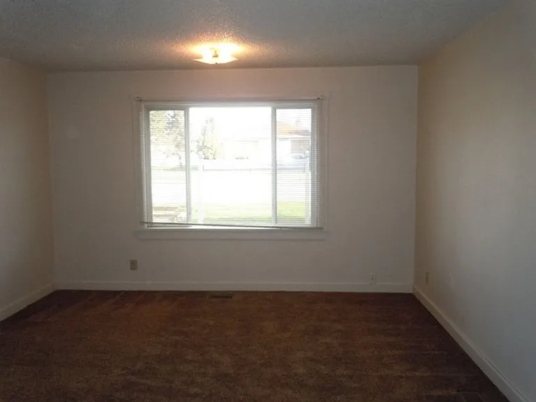 AL1700 — Photo 17