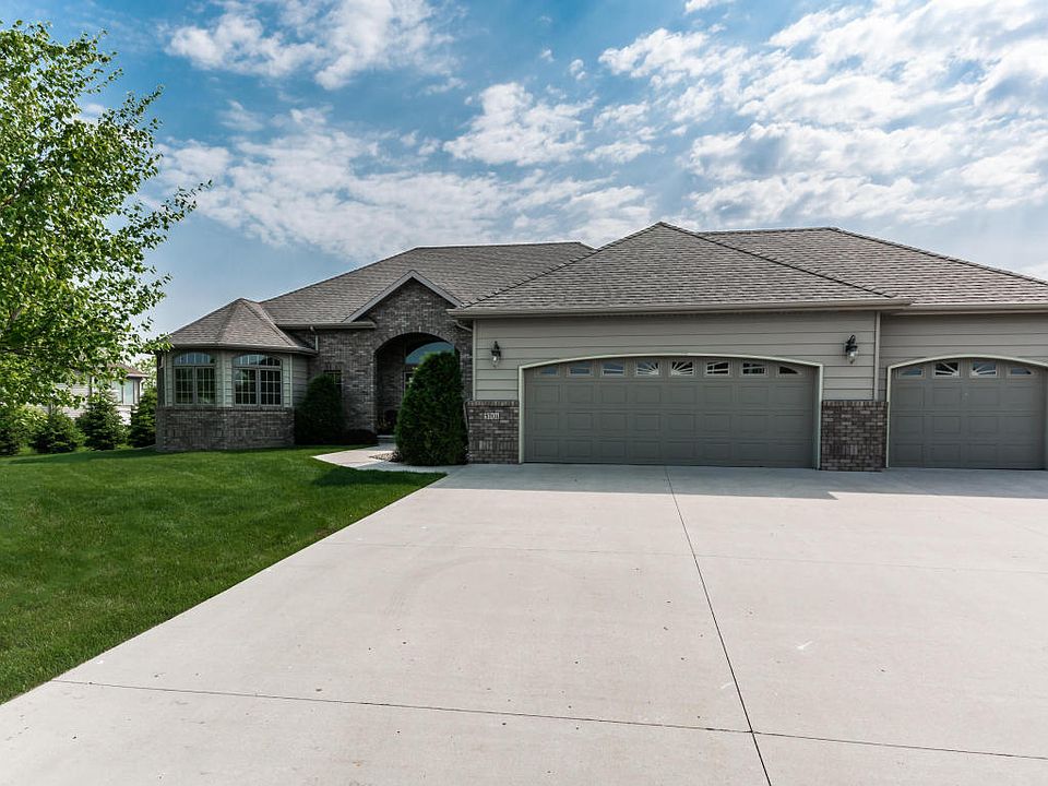 1st image of 5701 Pinehurst Ct