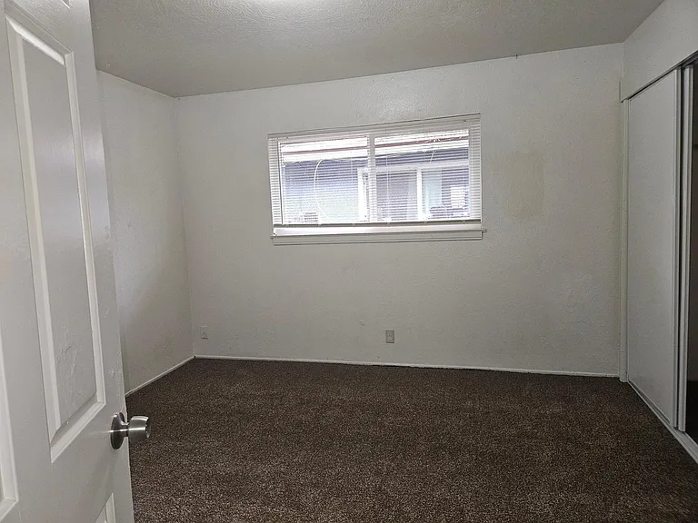 1563 N Brooks Ave #1563 — Photo 6
