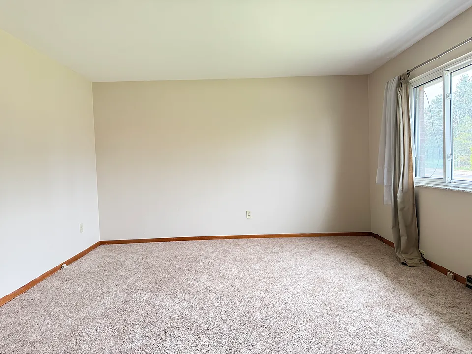 Living Room with big window