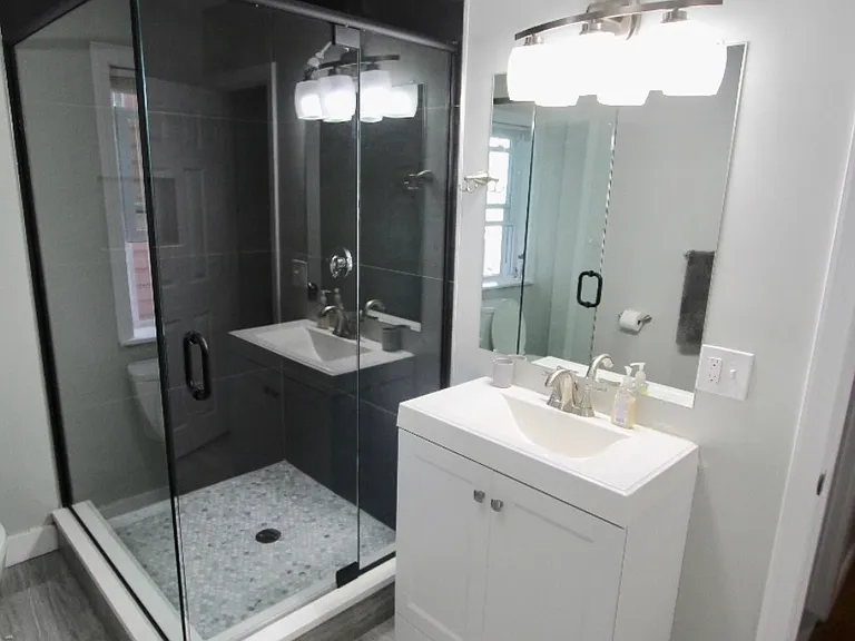 94 E Cottage St #2B — Photo 2