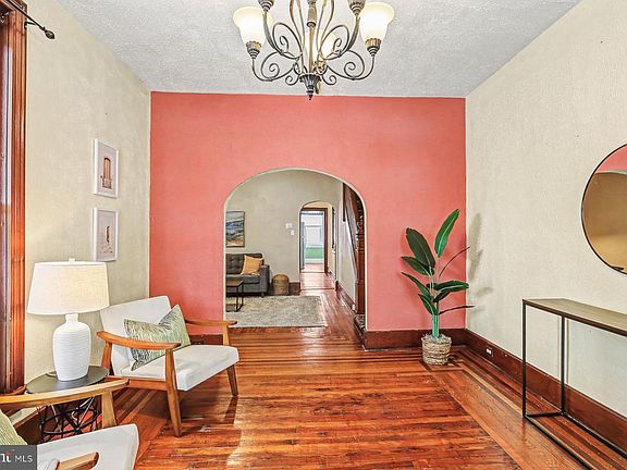 4th image of 69 E Park St
