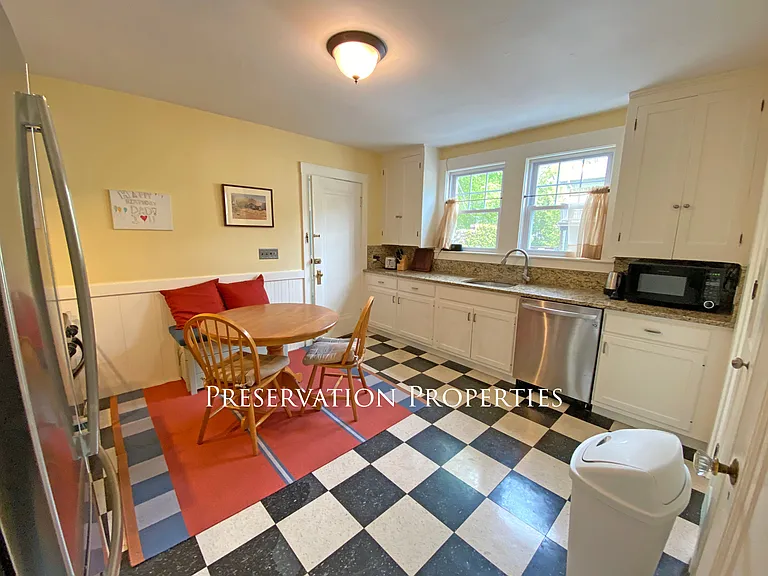 331 Lowell Ave — Photo 6