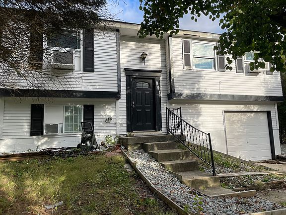 2nd image of 901 Woodlark Dr