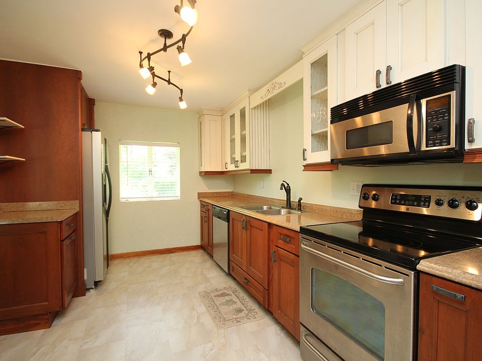 1st image of 514 NW 19th Ln