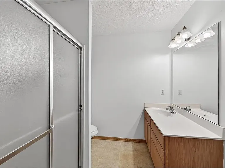 943 Serenity Cir — Photo 26
