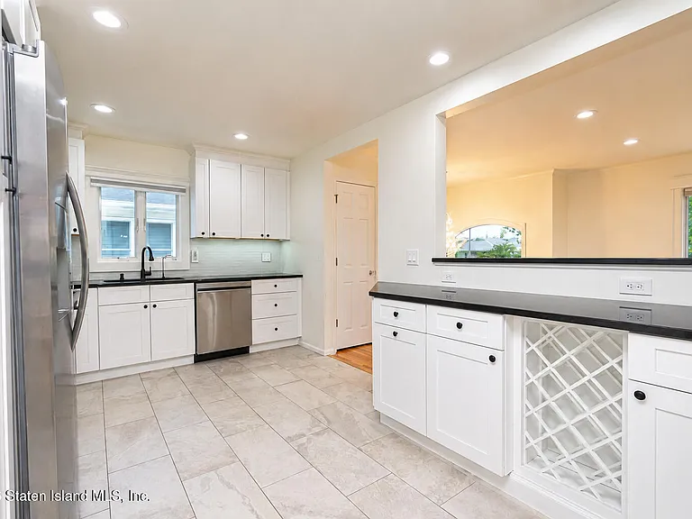 668 Sheldon Ave — Photo 19