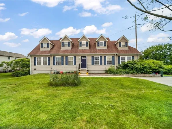 1441 Stafford Rd, Fall River, MA 02721