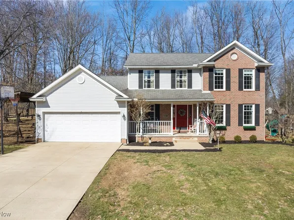 2611 Pine Lake Trl, Uniontown, OH 44685