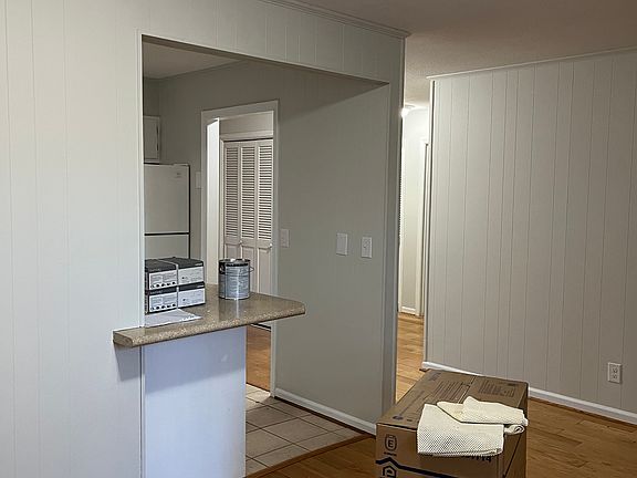 5th image of 611 E Mountcastle Dr