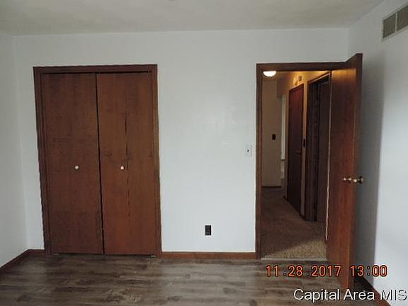 2nd image of 820 W Jackson St