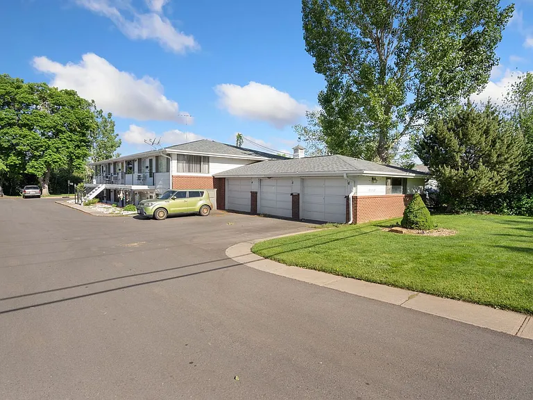 2517 N Garfield Ave — Photo 4