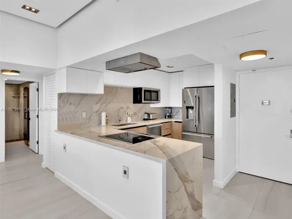 20301 W Country Club Dr #Penthouse 29, Aventura, FL 33180