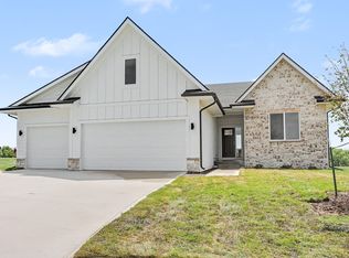 3121 Marigold Cir, Pella, IA 50219
