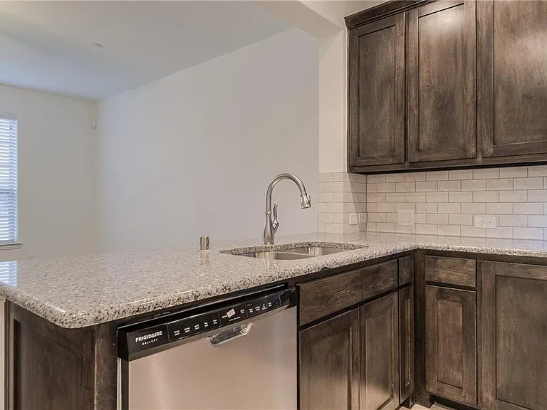 3708 Lantern Ln — Photo 6