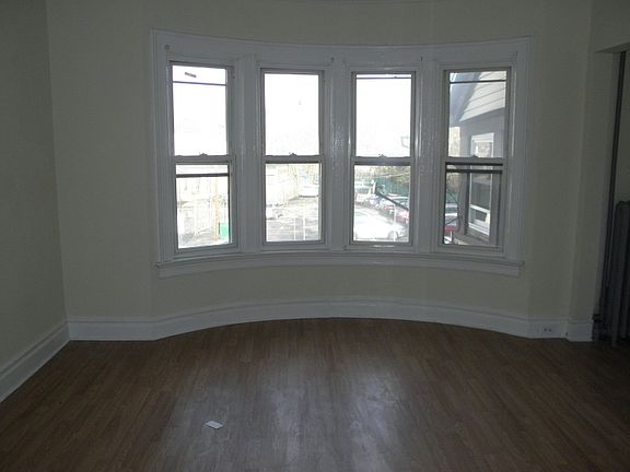 4th image of 52 Shepard Ave