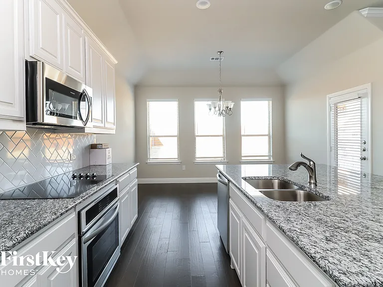 109 Independence Dr — Photo 8