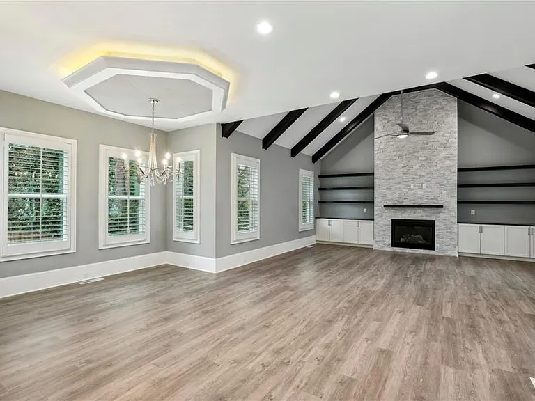 3750 Robinson Rd NE — Photo 19