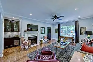 600 Hermitage Ct