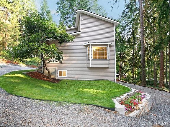 4th image of 3045 NE Chippewa Ct