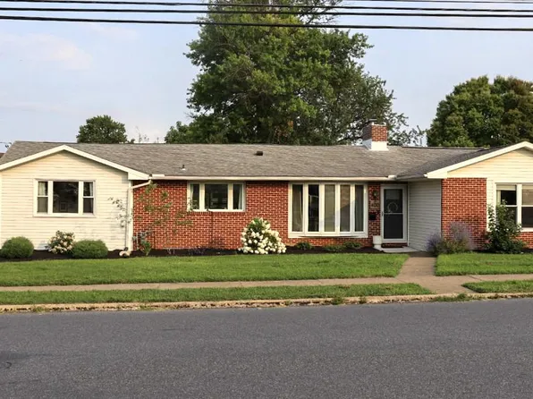 400 Beacon Hill Rd, New Cumberland, PA 17070