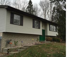 4 Rosewood Ct, Wappingers Falls, NY 12590