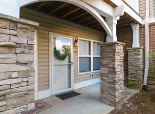 3802 Falcon Crest Dr UNIT 128, Louisville, KY 40219