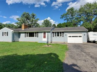 8 Russett Ct, Rochester, NY 14625