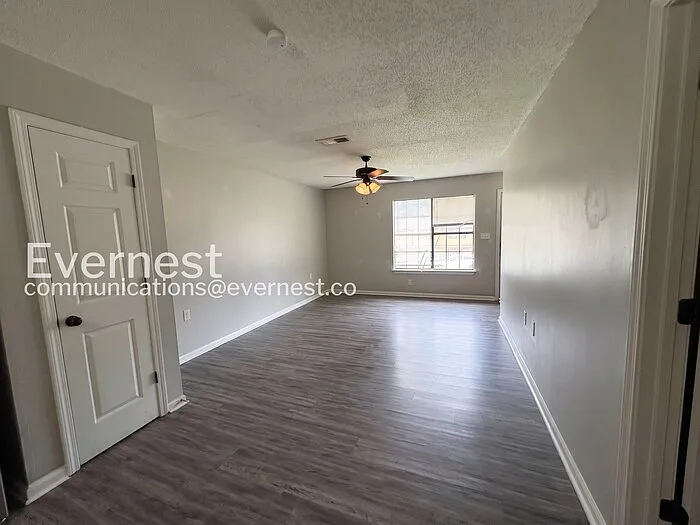 1800 Labette Manor Dr #7 — Photo 6