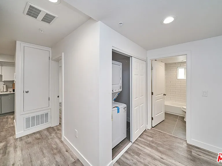 601 1/4 W 41st Pl — Photo 11