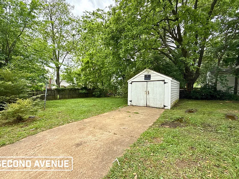 2551 Arlington Ave — Photo 9