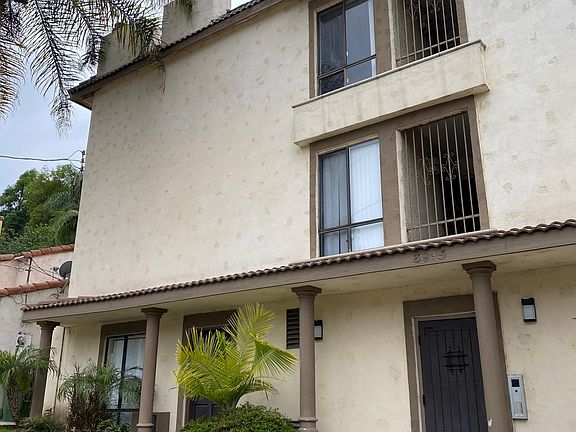 3rd image of 3935 Berry Dr APT 8