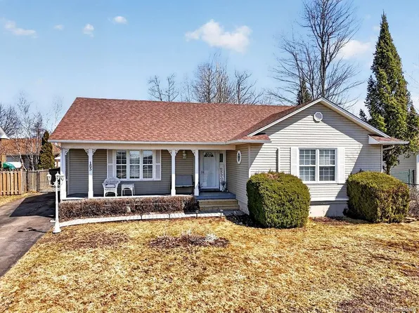 185 Twin Oaks Dr, Moncton, NB E1G 4W4