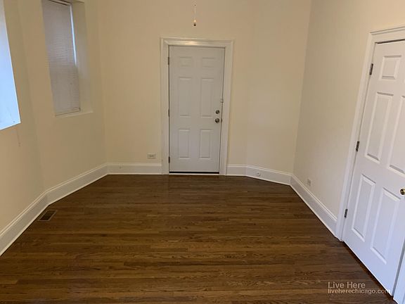 3rd image of 871 W Lill Ave