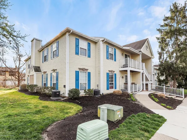 63 Beaumont Ct, Tinton Falls, NJ 07724