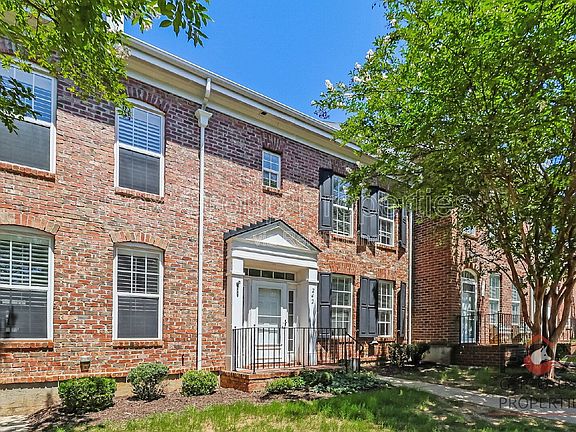 5th image of 242 Welton Way