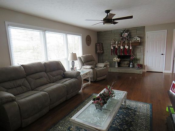 2nd image of 2730 Hillview Dr