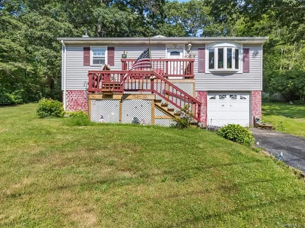 12 Lake Street, Ledyard, CT 06339