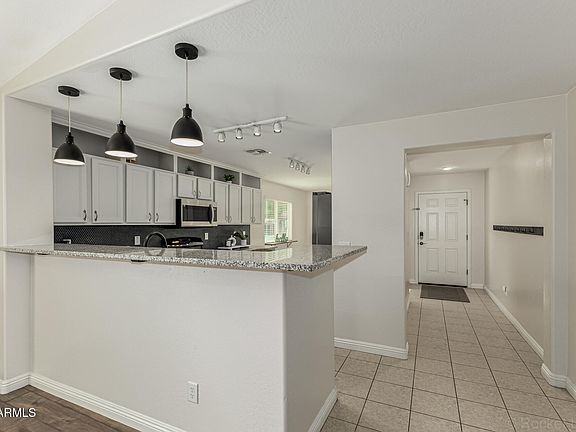 5th image of 2177 E GILLCREST Road