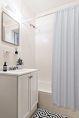 5th image of 200 W 93rd St APT 5C
