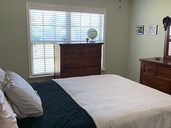 4th image of 287 Hathersage Dr
