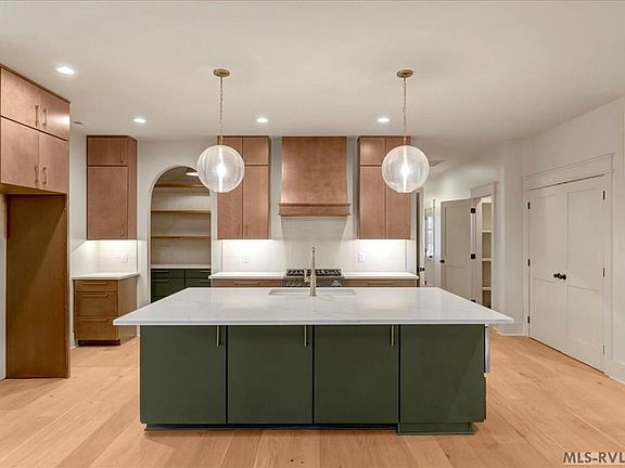 3rd image of 3542 Birdsong Rd